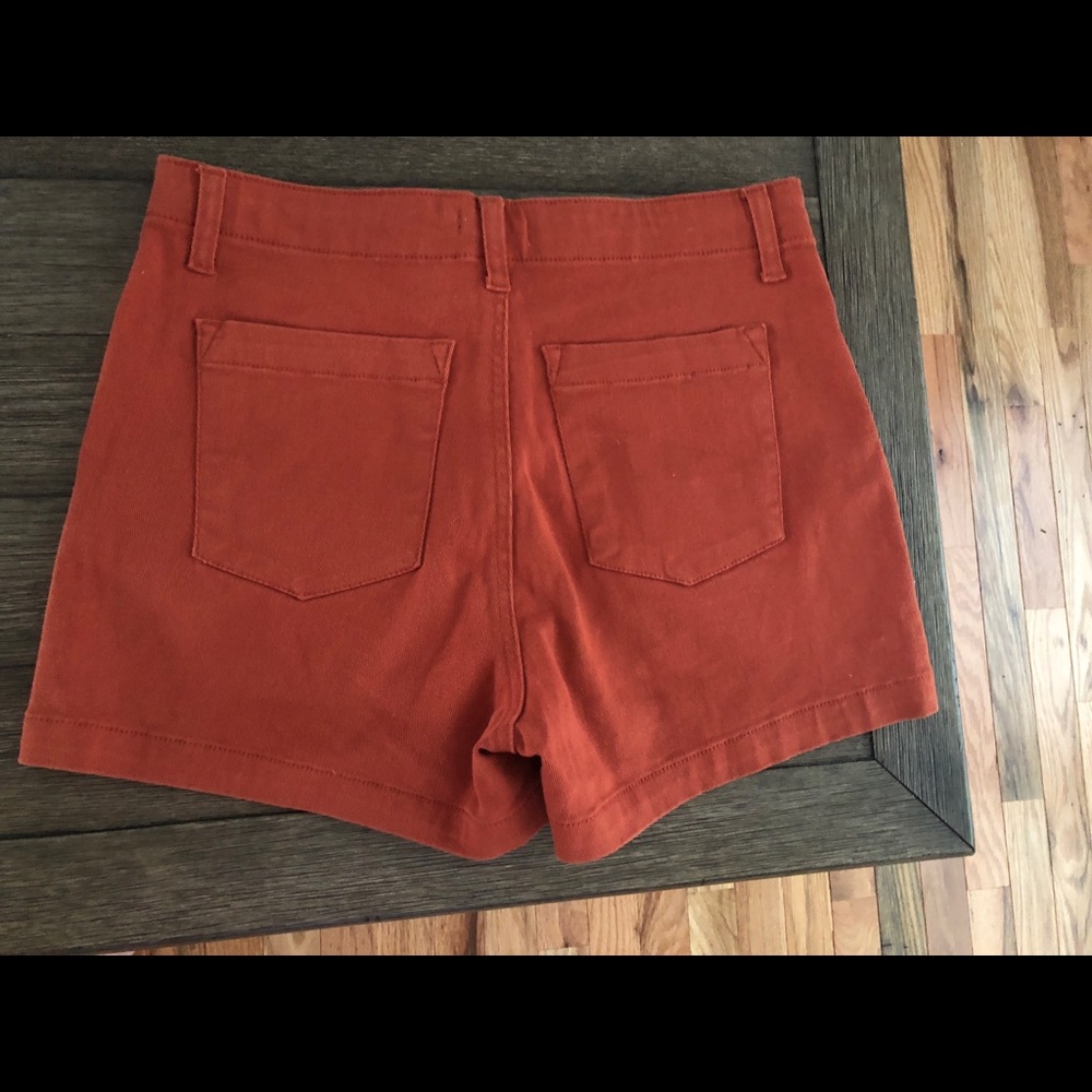 Shorts - Picture 2 of 3